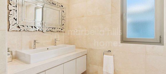 5 bedrooms Villa in Marbella, Spain No. 64397 12