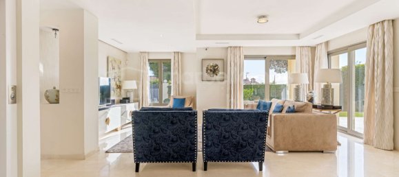 5 bedrooms Villa in Marbella, Spain No. 64397 16