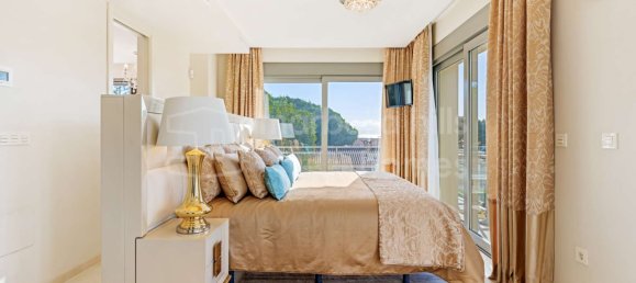 5 bedrooms Villa in Marbella, Spain No. 64397 7