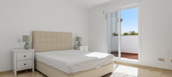 Dúplex de 4 dormitorios en Marbella, Spain No. 60030 5