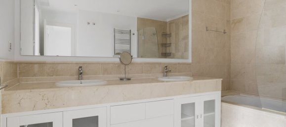 Dúplex de 4 dormitorios en Marbella, Spain No. 60030 8