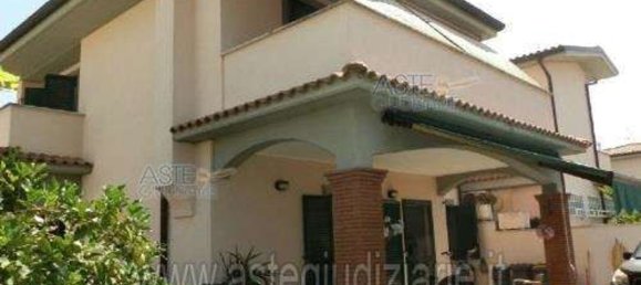 4 rooms House in Anzio, Italy No. 12352 3
