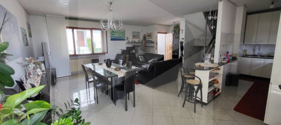 Дом с 6 комнатами в Пескара, Италия № 34358 10