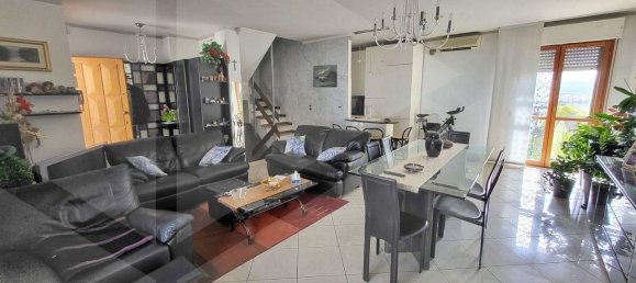 Дом с 6 комнатами в Пескара, Италия № 34358 9