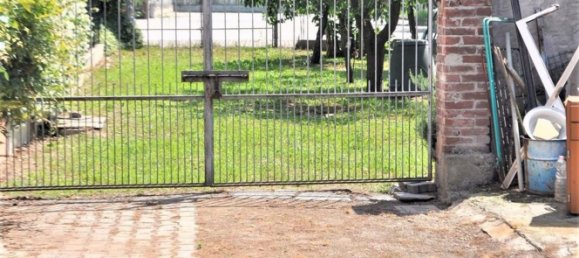 8 rooms House in Chivasso, Italy No. 163670 4