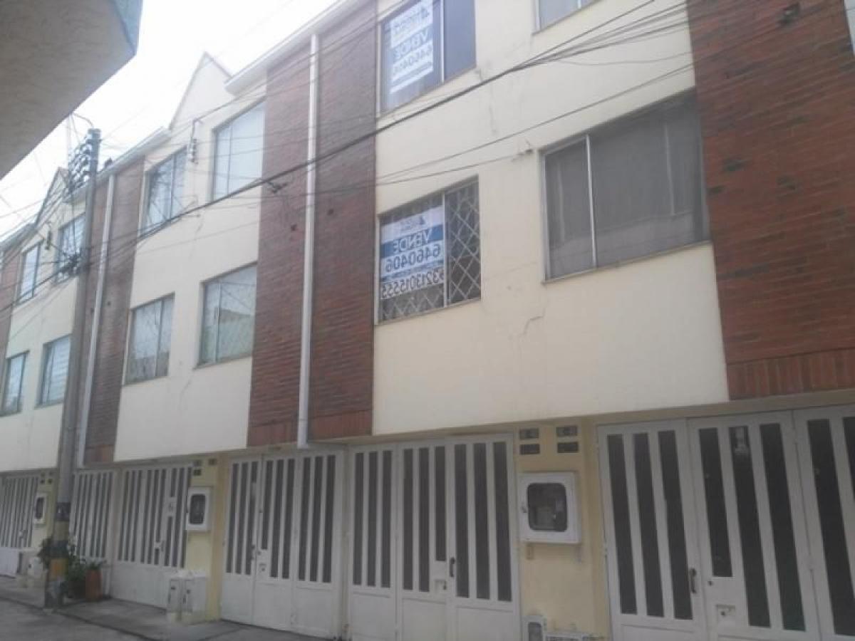 Дом с 3 спальнями в Богота, Колумбия № 11621