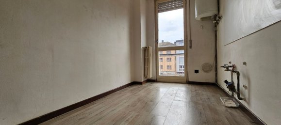 3 rooms Apartment in Mariano Comense, Italy No. 234784 4