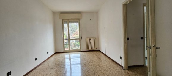 3 rooms Apartment in Mariano Comense, Italy No. 234784 16