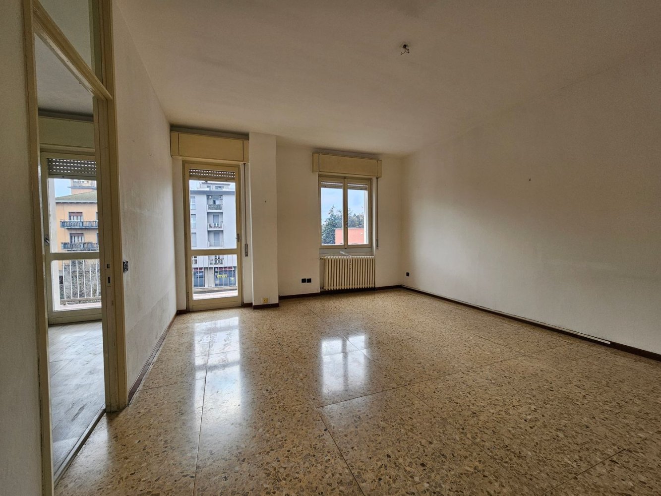 3 rooms Apartment in Mariano Comense, Italy No. 234784