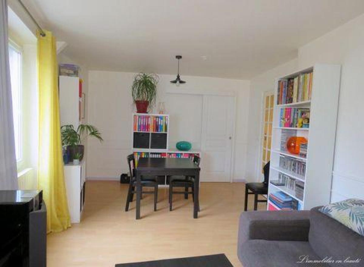 Кондоминиум  с 2 спальнями в Лонжюмо, Франция № 25682