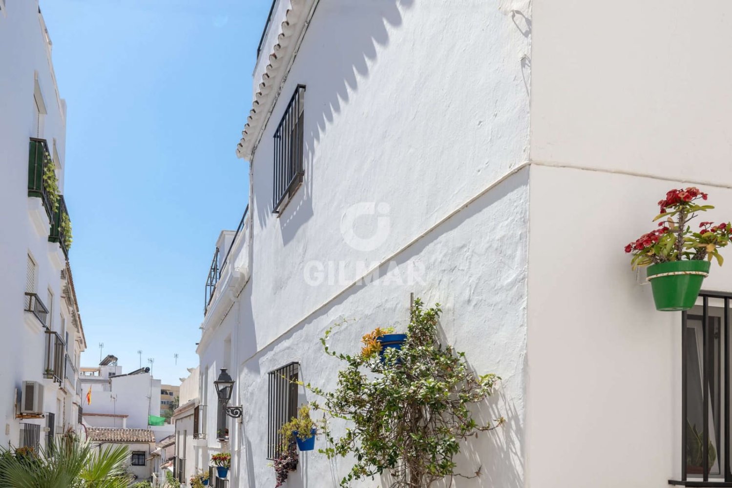 2 bedrooms Townhouse in Estepona, Spain No. 250269