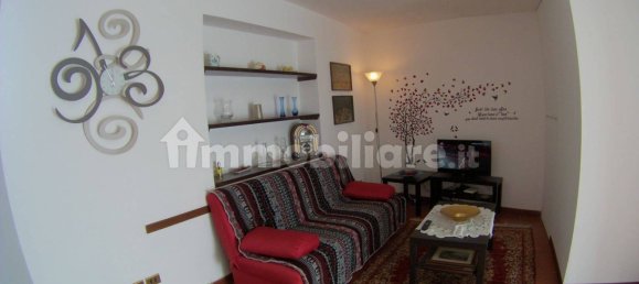 2 Schlafzimmer Wohnung in Montevarchi, Italy, Nr. 355170 2