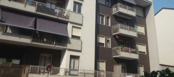 5-salle Appartement à Milan, Italy No. 240329 2