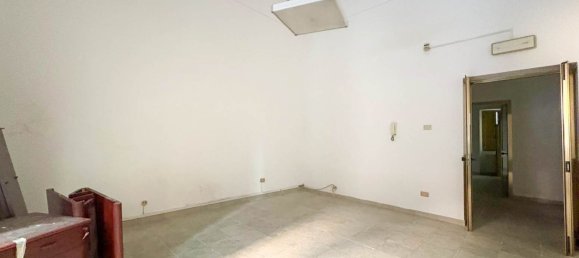 3 bedrooms Apartment in Taranto, Italy No. 358396 16