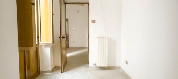 3 bedrooms Apartment in Taranto, Italy No. 358396 18
