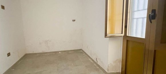 3 bedrooms Apartment in Taranto, Italy No. 358396 20