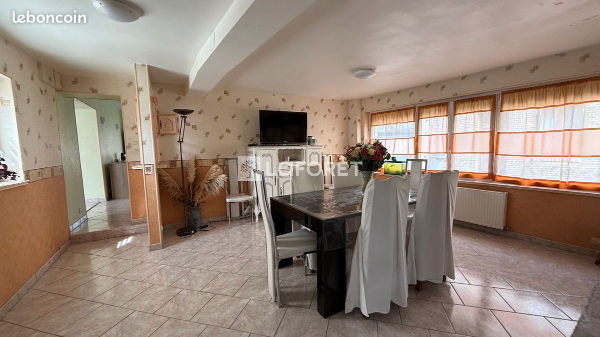 3 Schlafzimmer Haus in Darnetal, France, Nr. 357245