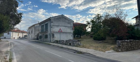 5 rooms House in San Valentino in Abruzzo Citeriore, Italy No. 283454 4