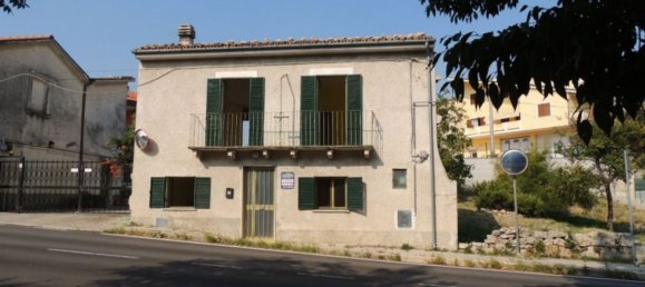 5 rooms House in San Valentino in Abruzzo Citeriore, Italy No. 283454 2