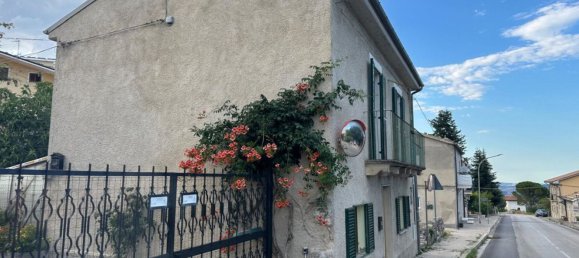 5 rooms House in San Valentino in Abruzzo Citeriore, Italy No. 283454 3