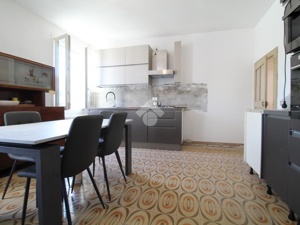 3 bedrooms Villa in Mantua, Italy No. 324760