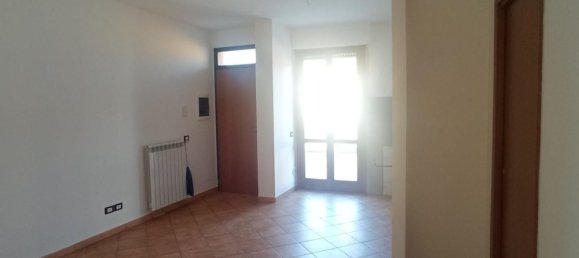 3 Schlafzimmer Wohnung in Castelfranco di Sotto, Italy, Nr. 355922 6