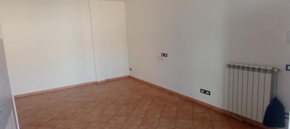 3 Schlafzimmer Wohnung in Castelfranco di Sotto, Italy, Nr. 355922 8