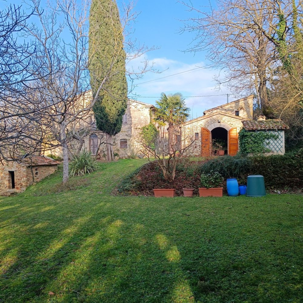 24 rooms House in Urbania, Italy No. 132428