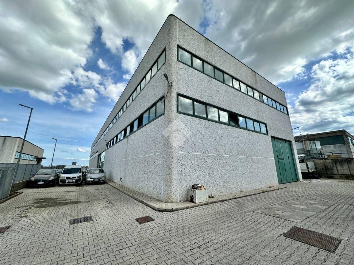 800m² Warehouse in Pisa, Italy No. 171773