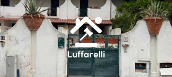 5 rooms House in Pomezia, Italy No. 13076 3