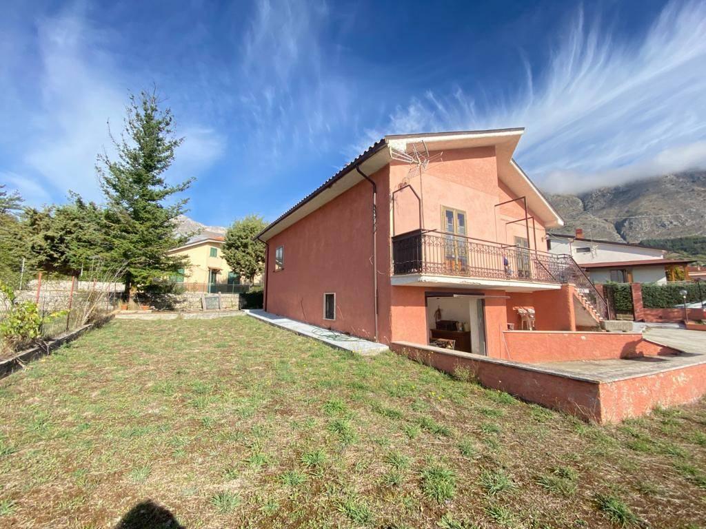 3 rooms Villa in Massa d'Albe, Italy No. 21166