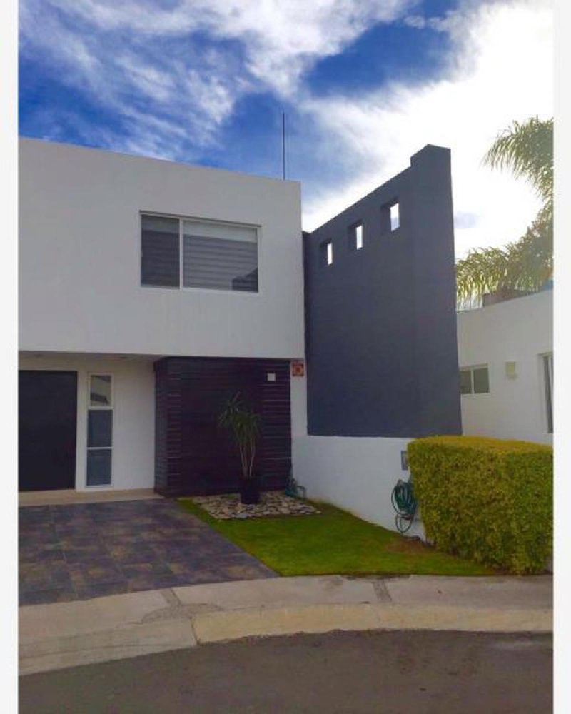 Casa de 3 dormitorios en Querétaro, Mexico No. 165162