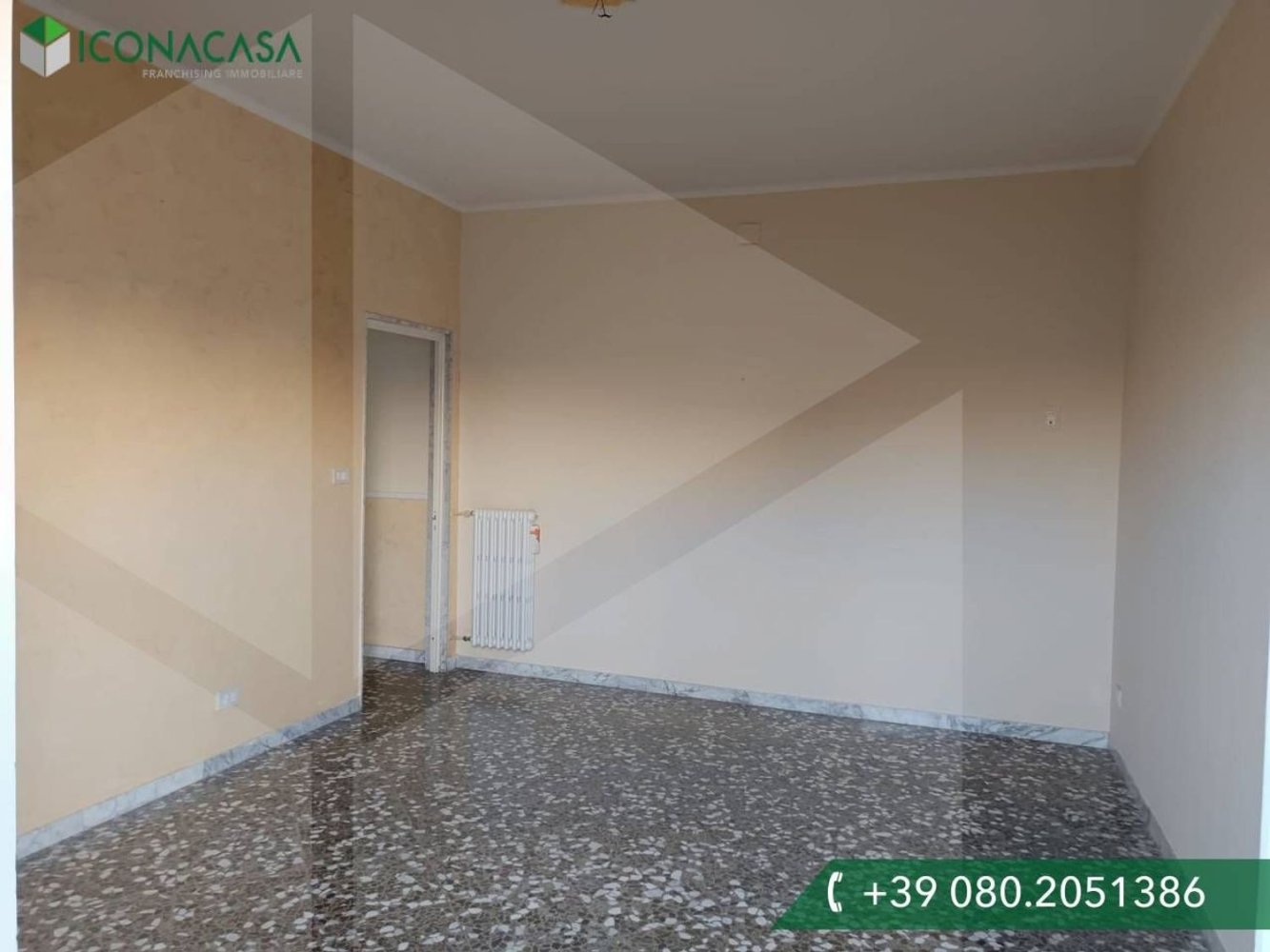 2 rooms Apartment in Bari, Italy No. 18260