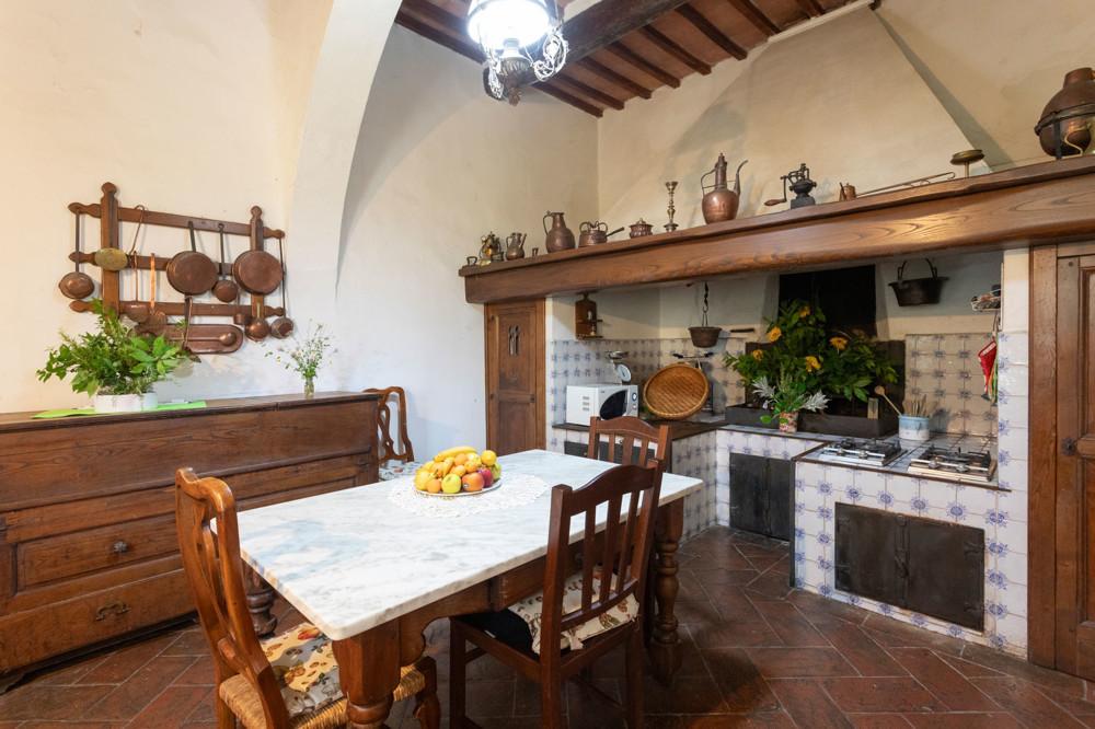 24 rooms Villa in Siena, Italy No. 135948