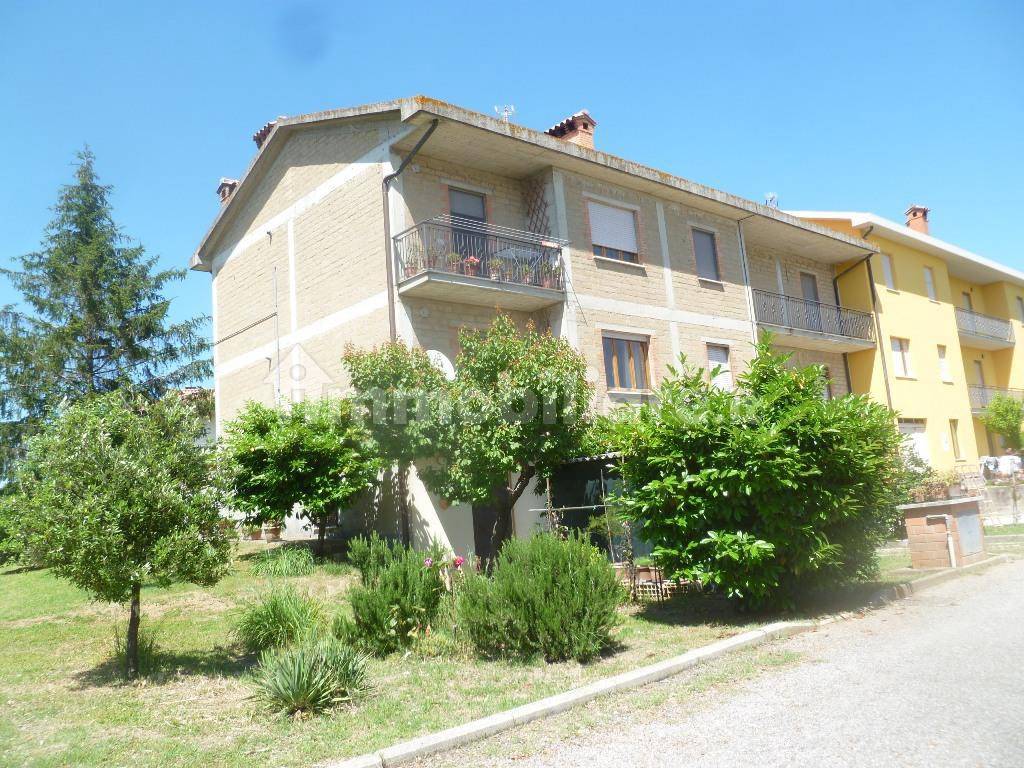 4 bedrooms Apartment in Castiglione del Lago, Italy No. 72548