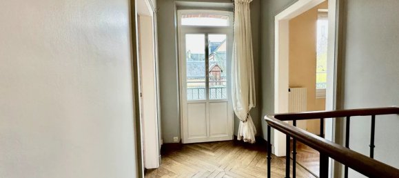 6 bedrooms House in Chartres, France No. 157705 9