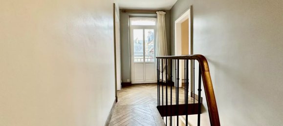 6 bedrooms House in Chartres, France No. 157705 8