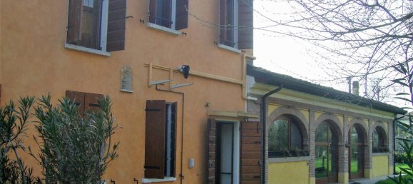 7-Zimmer Villa in Roncoferraro, Italy, Nr. 246033 2