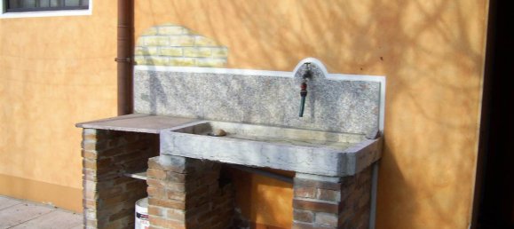 7-Zimmer Villa in Roncoferraro, Italy, Nr. 246033 9