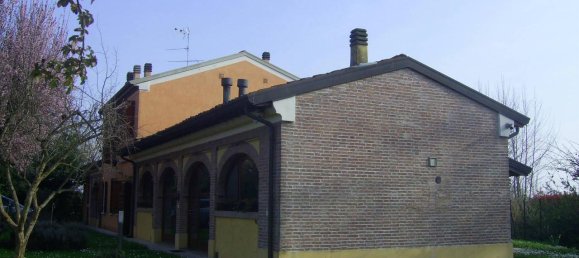 7-Zimmer Villa in Roncoferraro, Italy, Nr. 246033 5