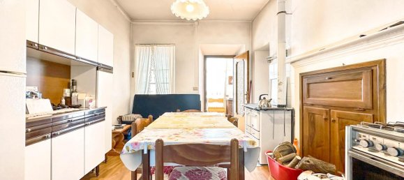5-Zimmer Haus in Borgosesia, Italy, Nr. 237798 8