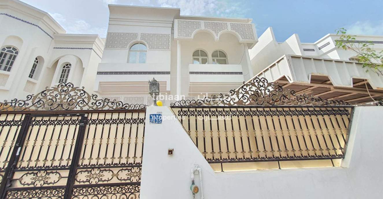 450m² Villa in Muscat, Oman No. 818