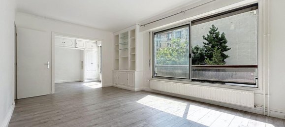2 bedrooms Apartment in Paris, France No. 318260 2