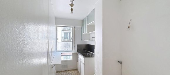 2 bedrooms Apartment in Paris, France No. 318260 8