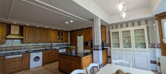 5 bedrooms House in La Rioja, Spain No. 163938 12