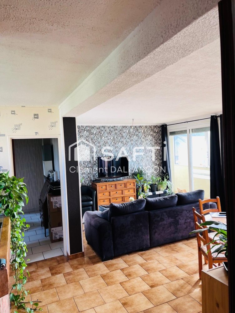 3 Schlafzimmer Wohnung in Saint-Quentin, France, Nr. 232271