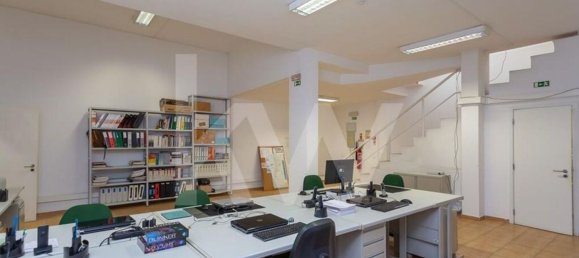 187m² Commercial property in Amadora, Portugal No. 87678 5