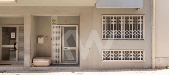 187m² Commercial property in Amadora, Portugal No. 87678 21