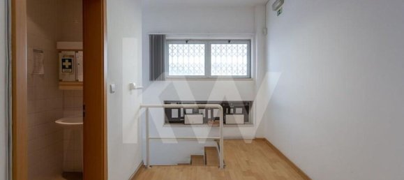 187m² Commercial property in Amadora, Portugal No. 87678 15