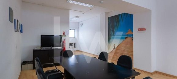 187m² Commercial property in Amadora, Portugal No. 87678 14